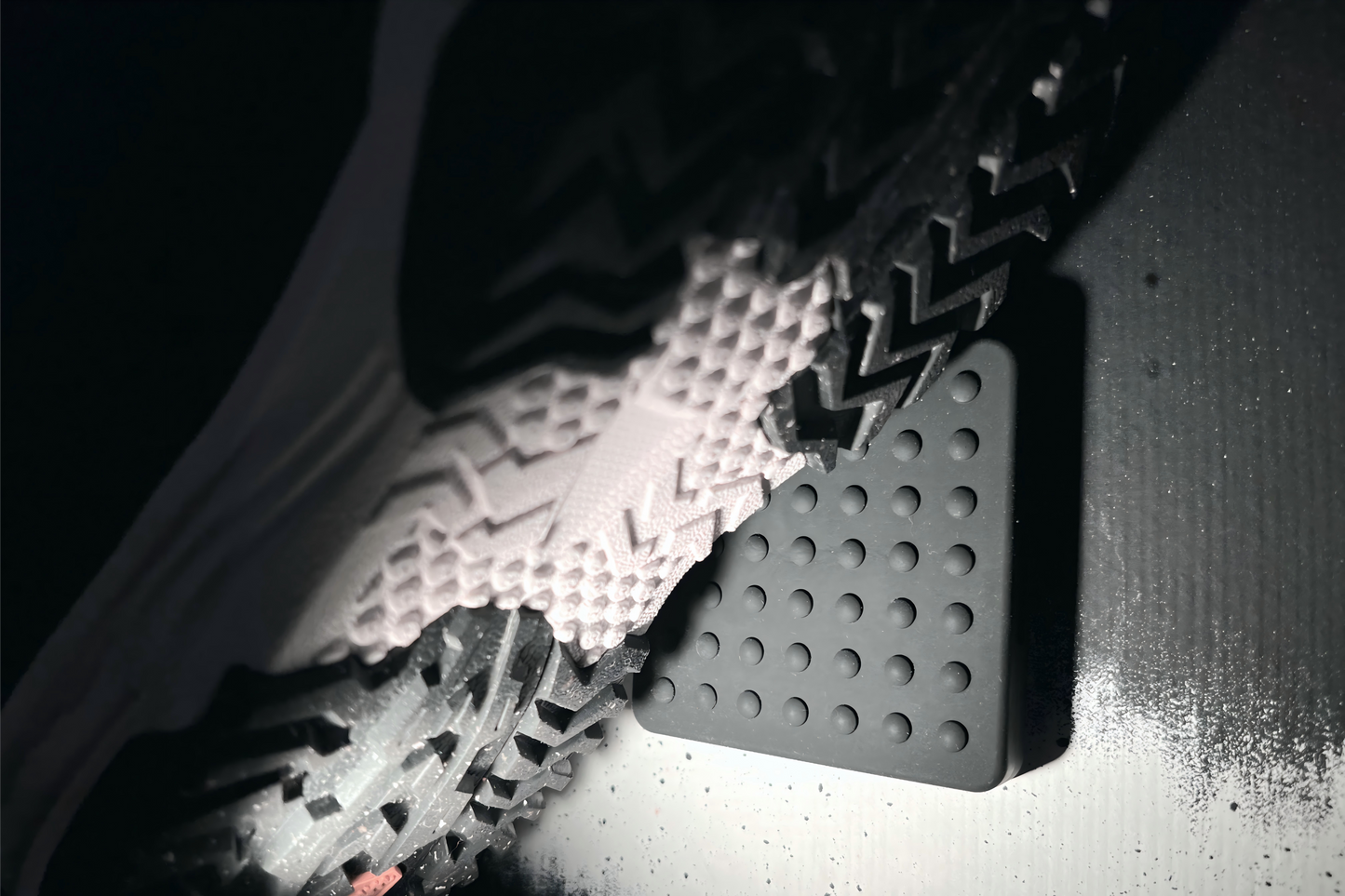 MossTrack Tracking Stomp Pad for Snowboards